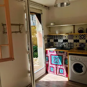 Deux pièces rez-de-jardin Appartement